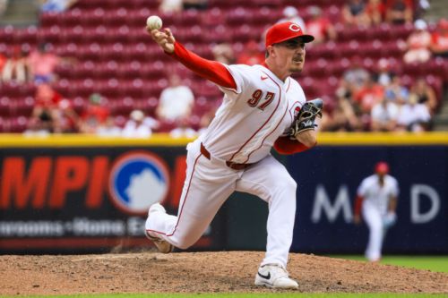 Twins Sign Ron Marinaccio To Minor League Deal
