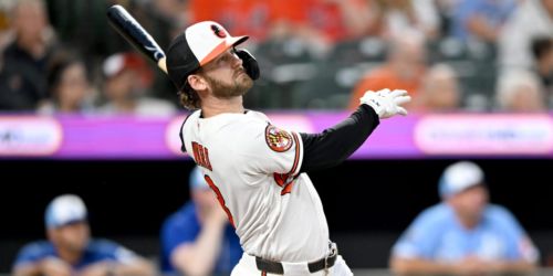 Mariners add outfielder Ward in 4-player trade with Orioles