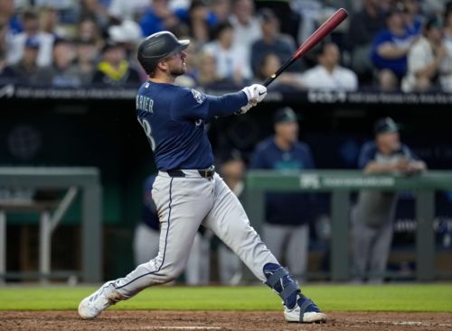 Mariners warp reality, win normal baseball game in Kansas City