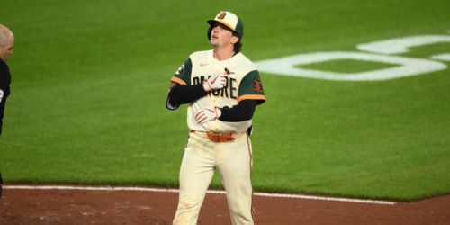 'Vintage Adley' leads O's to 6-HR, 20-hit outburst in big win over Sox