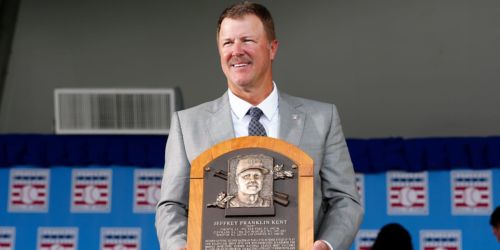 Kent opens up, lets emotions flow during Hall of Fame induction