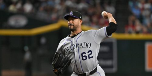 Quintana set for MRI after exiting start with left elbow discomfort