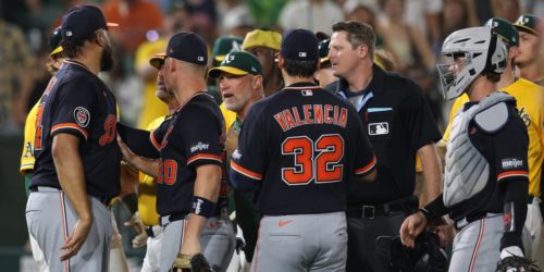 Benches clear at end of Tigers-A's game over bunt single