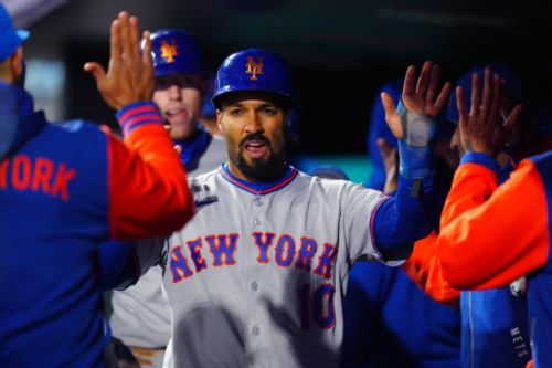 Mets Stay Hot With Series-Opening Win Over Pirates