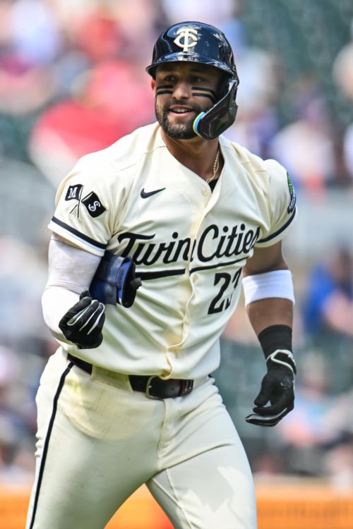 Royals 3, Twins 2: Blowing it Scott-Style