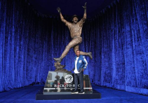 Blue Jays’ Back-to-Back World Series Statue cements Joe Carter’s lasting Canadian baseball legacy