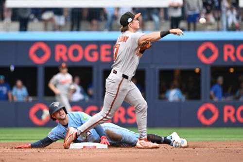 Controversial call, bad defense sink Orioles in 6-4 defeat