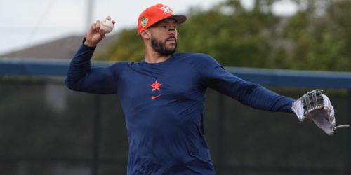 Correa 'brings back memories' with 1st spring start at shortstop