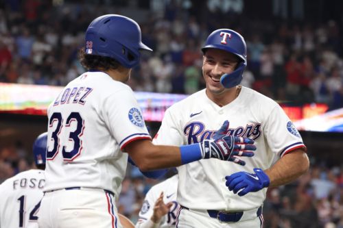 51-50 – Rangers rebound, wreck White Sox 10-0
