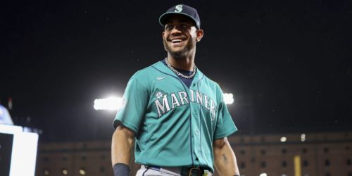 Julio back in lineup as Mariners add righty bat Wilson, DFA Mastrobuoni
