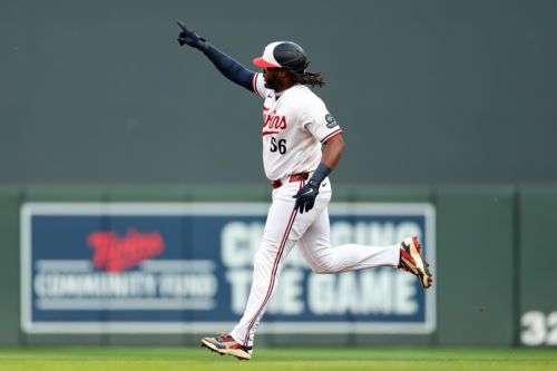 Braves’ bats lifeless, as Atlanta drops another