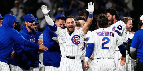 Conforto's pinch-hit, walk-off homer sends Cubs to 12th straight win at Wrigley