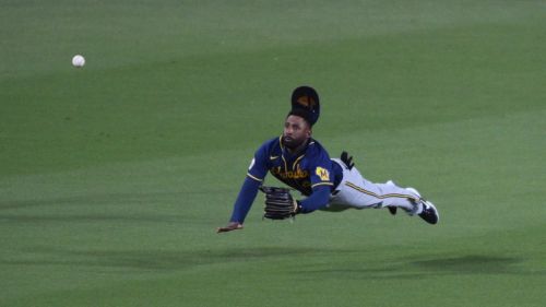 Brewers history: Milwaukee makes late-offseason splash for defensive wizard