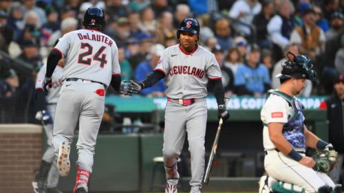 Old problems and baffling choices spoil Mariners' new beginning in Opening Day loss