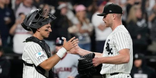 Newcomb's 2 2/3 hitless frames lock down White Sox spot atop AL Central
