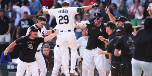 Peters delivers more walk-off heroics for White Sox with dramatic blast