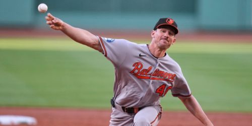 Bassitt (back) placed on IL; Basallo out of starting lineup