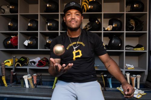 Pirates firmly in the mix in NL Wild Card race