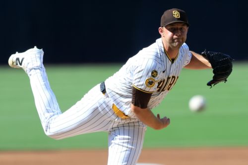 Padres take win streak on road to open 3-game set with Guardians