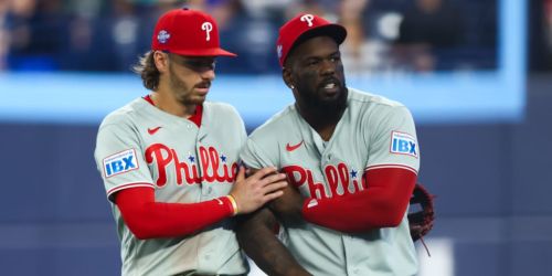 Phillies 'hope for best' after García exits with shoulder injury from throw home