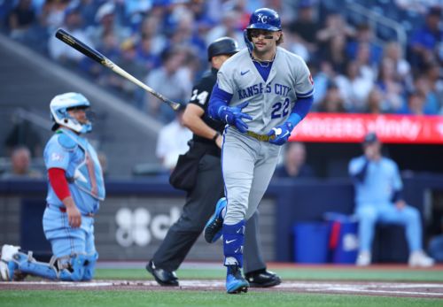 Royals hammer Blue Jays, win fourth straight series