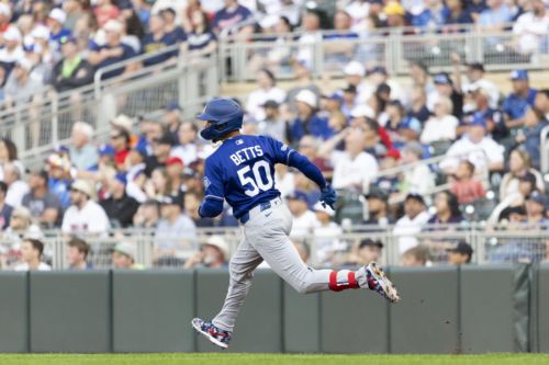 Dodgers 4, Twins 3: Late chances stranded