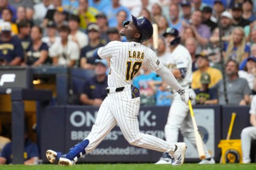 Pratt, Lara lead Brewers to 8-5 win over Rockies