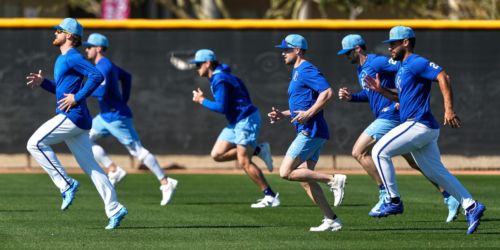 Royals' leaders set tone with player-led spring meeting