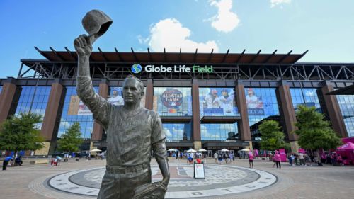 Rangers draw mixed reviews, criticism over Globe Life Field's newest addition