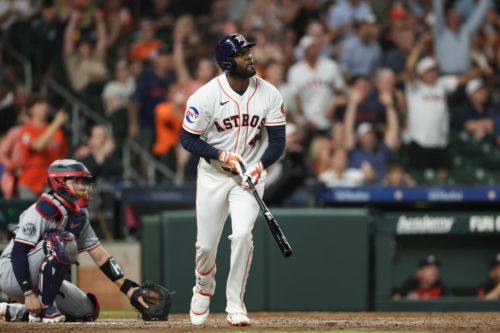 Yordan Slam Powers Astros to 6-4 Victory Over Twins