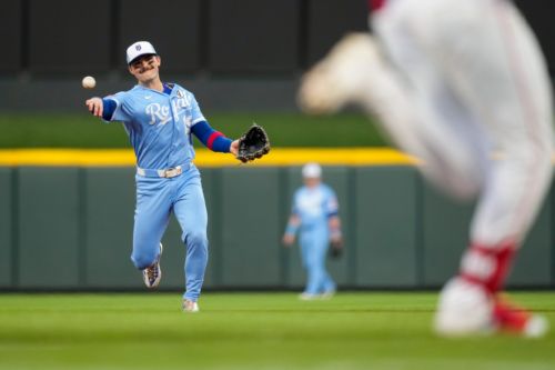 Reds hand Royals their sixth walk-off loss of the year, 4-3