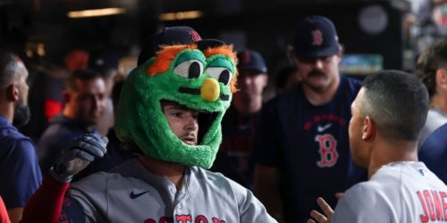 Abreu, Contreras homers show Boston's unbreakable resolve once again