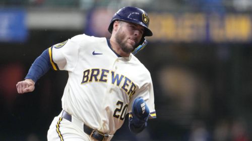 Brewers outfielder’s return timeline pushed back after undergoing knee surgery