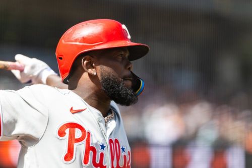 Adolis García exits game early in win against Blue Jays