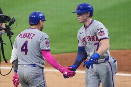 Mets best Phillies through the haze