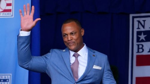 Rangers legend Adrian Beltre reveals that the club wanted him back to chase milestone homer