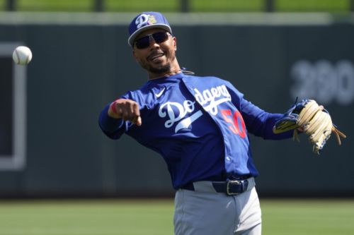 Mookie Betts Makes Surprise Return to Dodgers’ Spring Training