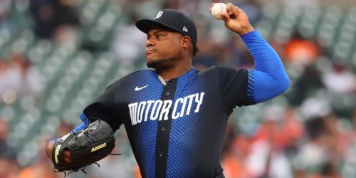 41 swings, 0 whiffs?! Valdez's bizarre night nearly makes history
