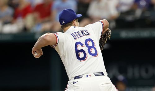 Beeks to the injured list, Curvelo recalled