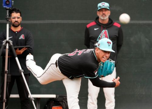 Diamondbacks Designate Yilber Diaz For Assignment