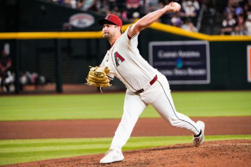 Rangers sign Beeks, per report