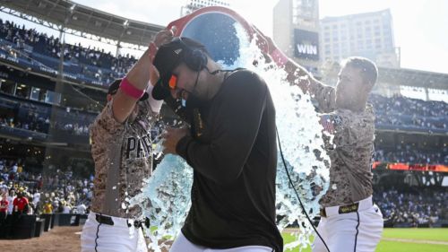 Padres fans are making Nick Castellanos sound like exact opposite of his Philly self
