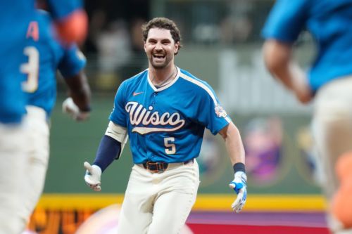 Garrett Mitchell provides heroics in thrilling Brewers 2-1 walk-off victory