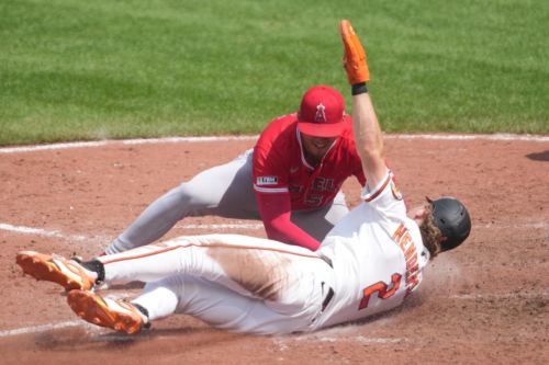 Lifeless Orioles lose dumb game to Angels, 4-1