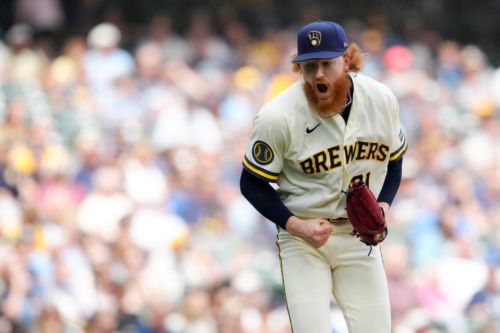 Chourio, Sánchez crush, while May spins it in his Brewers debut