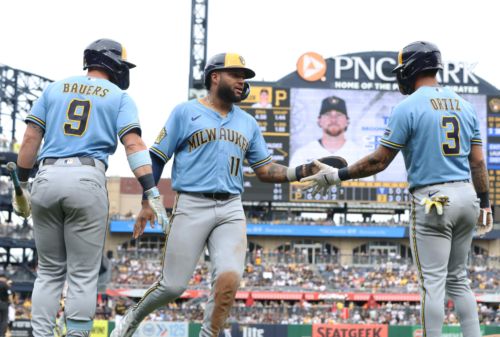 Brewers drop both halves of doubleheader, lose to Pirates 3-2