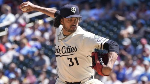 Former Pirates reliever is already out after nightmare stint with new club