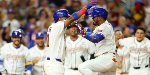 Suárez launches 2-run HR in Venezuela's romp over Israel